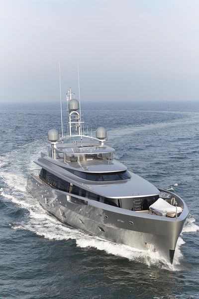 Lux Yachts 1039