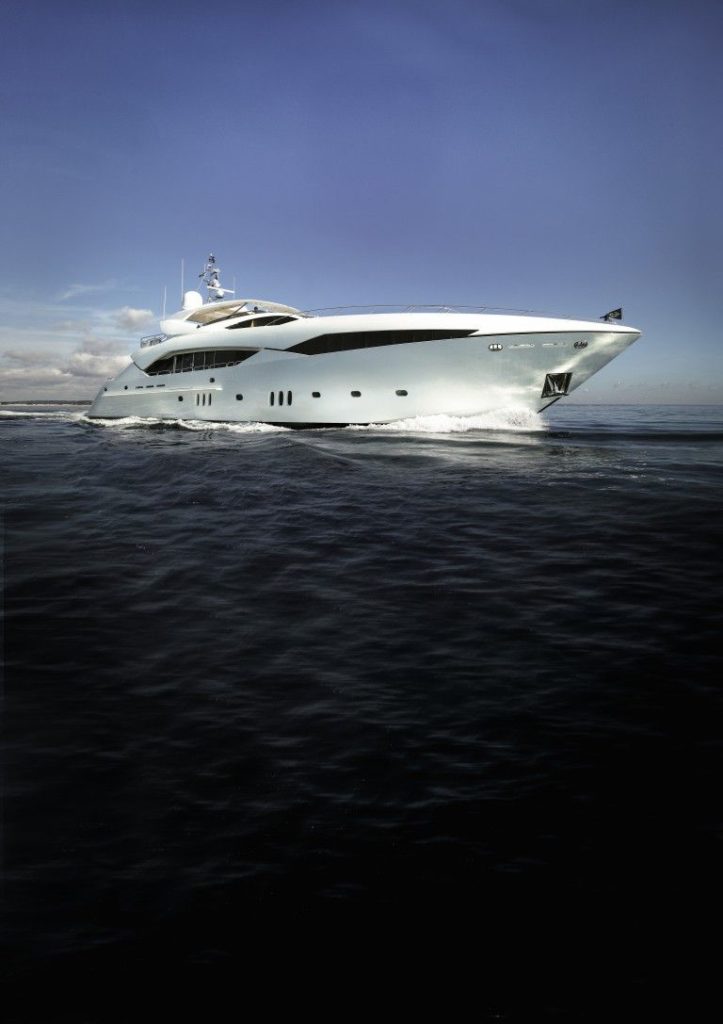 Lux Yachts 1055