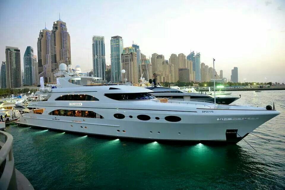 Lux Yachts 1083