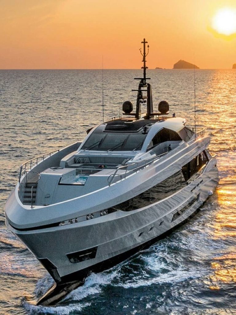 Lux Yachts 118