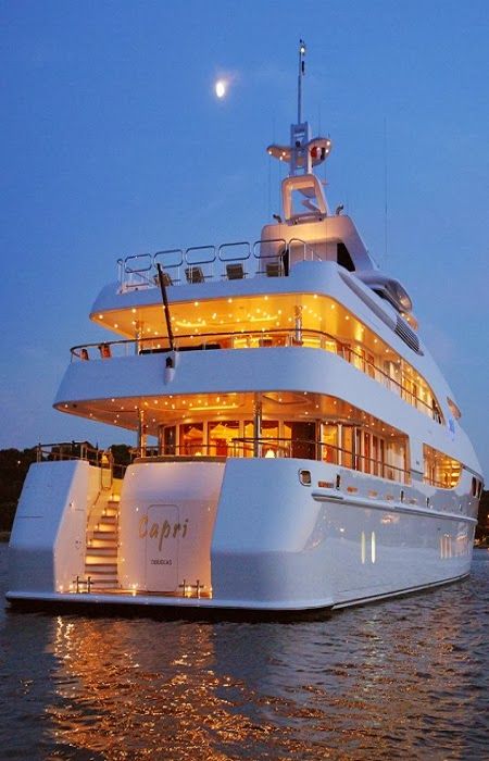 Lux Yachts 210