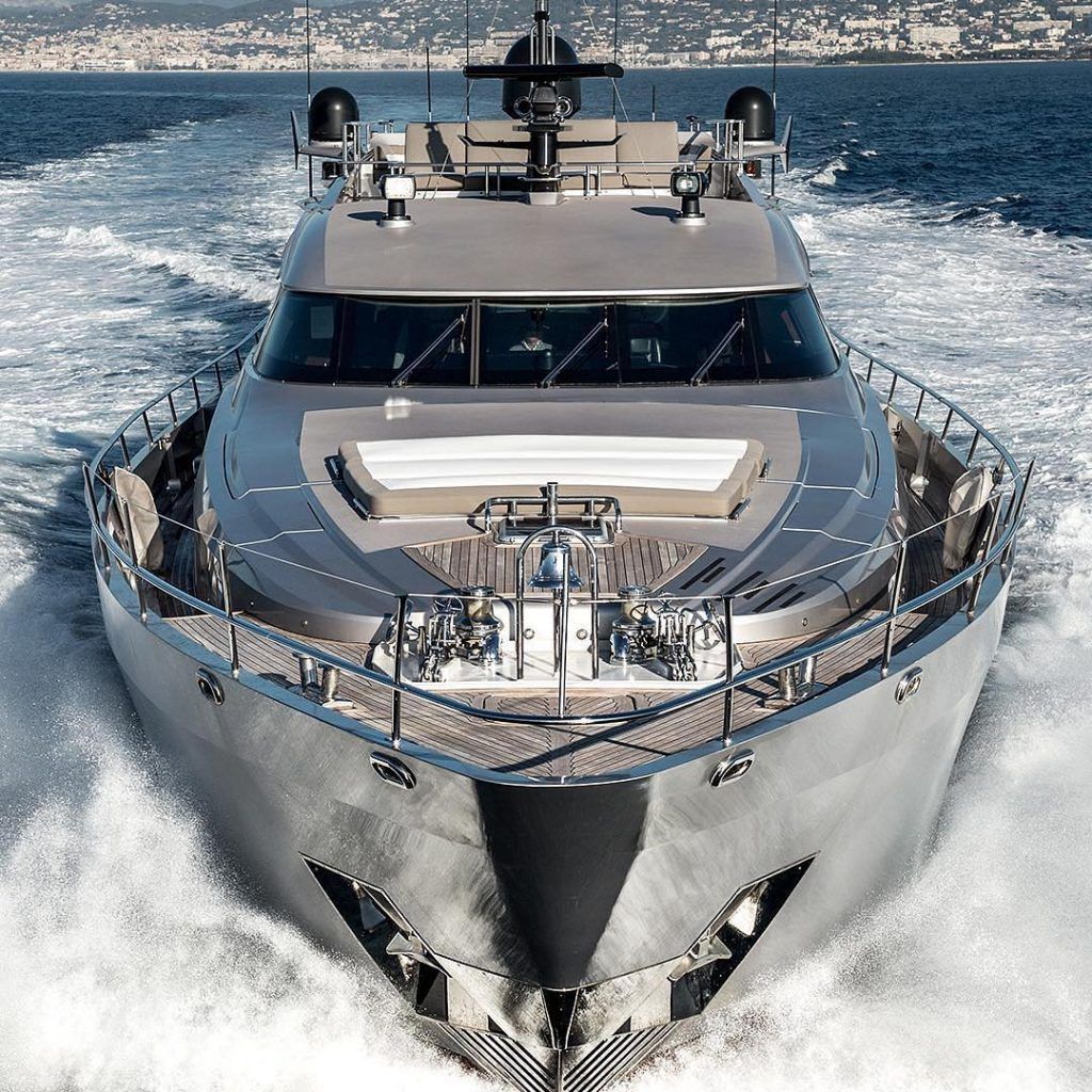 Lux Yachts 217