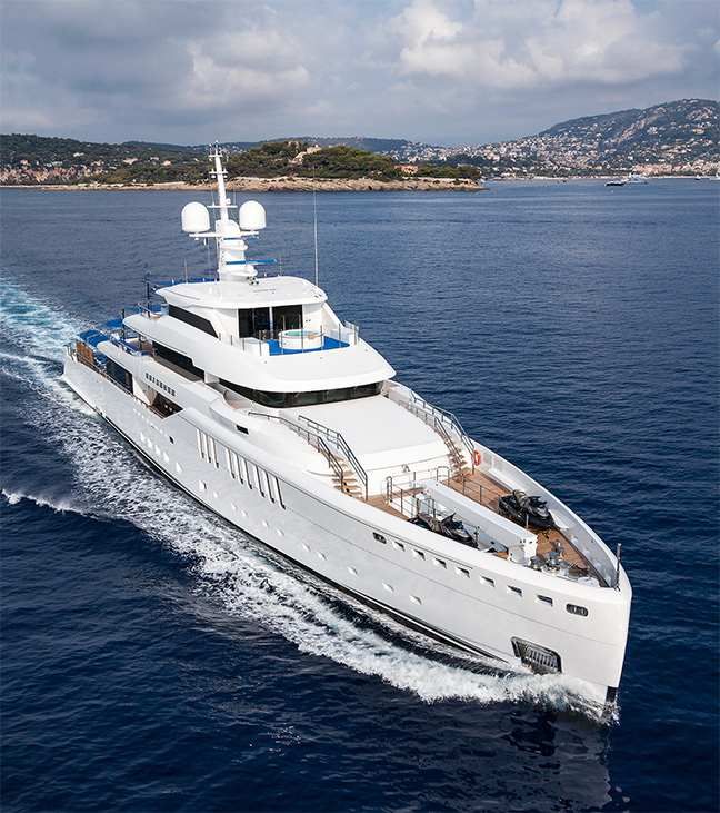 Lux Yachts 301