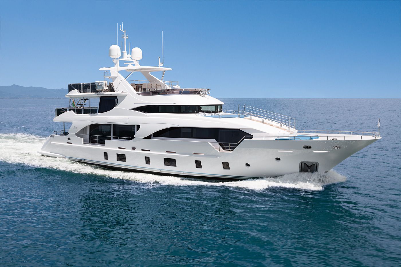 Lux Yachts 344