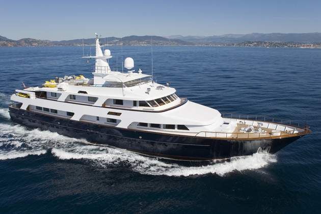 Lux Yachts 350