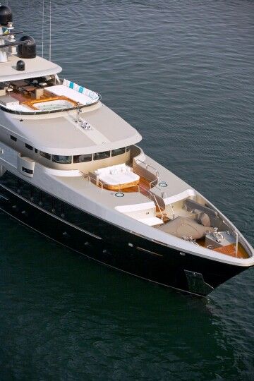 Lux Yachts 379
