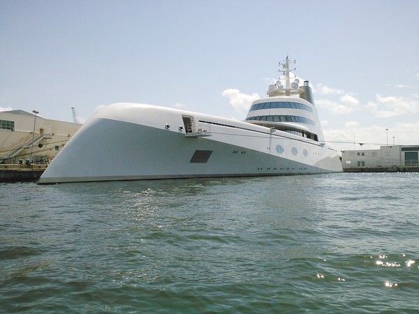 Lux Yachts 395