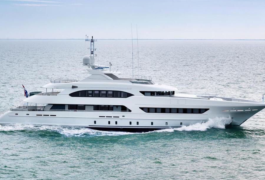 Lux Yachts 398