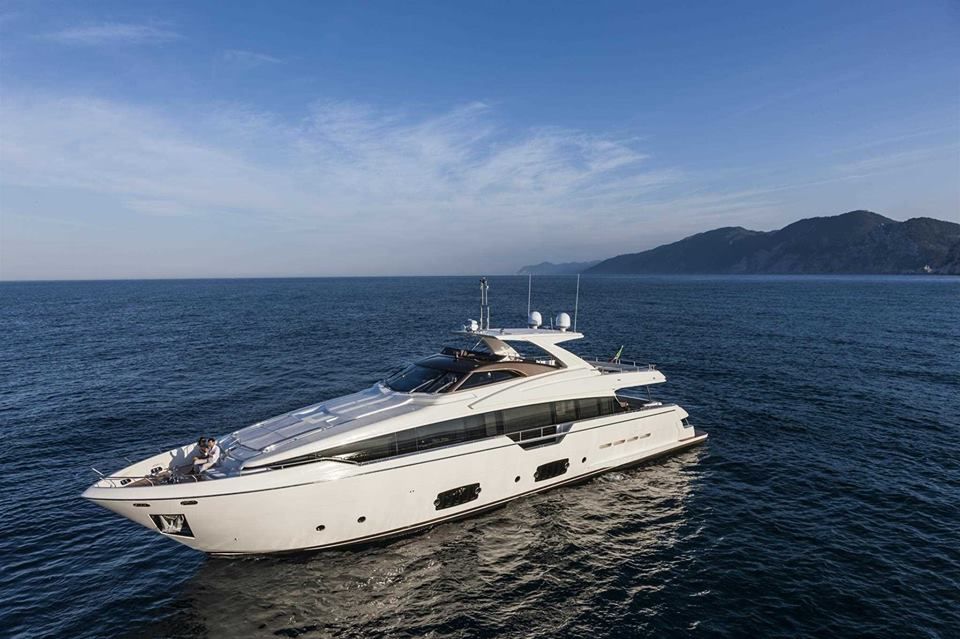 Lux Yachts 465
