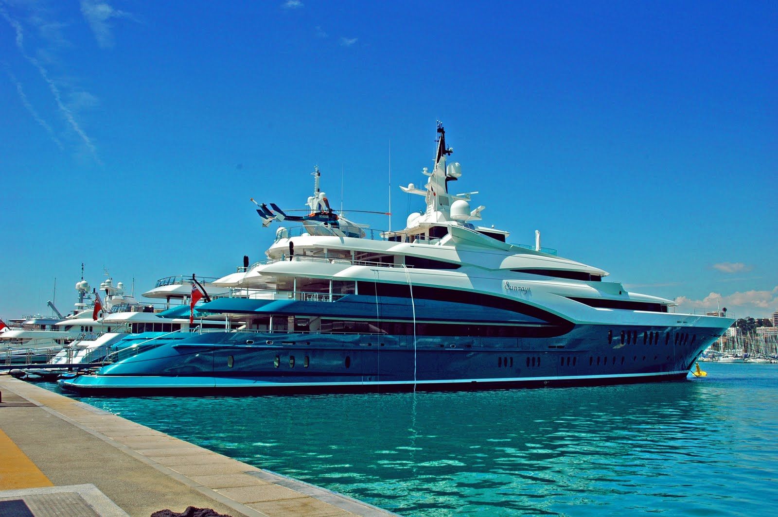 Lux Yachts 519