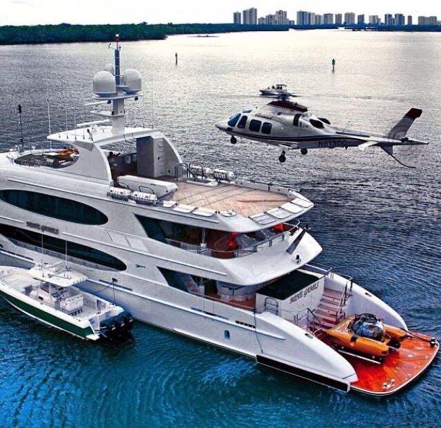 Lux Yachts 538