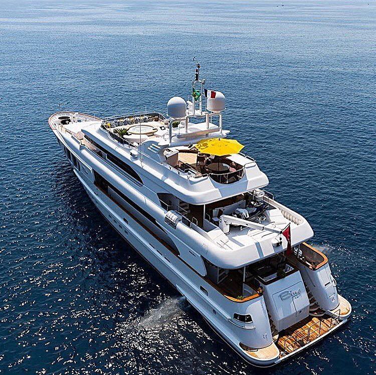 Lux Yachts 590