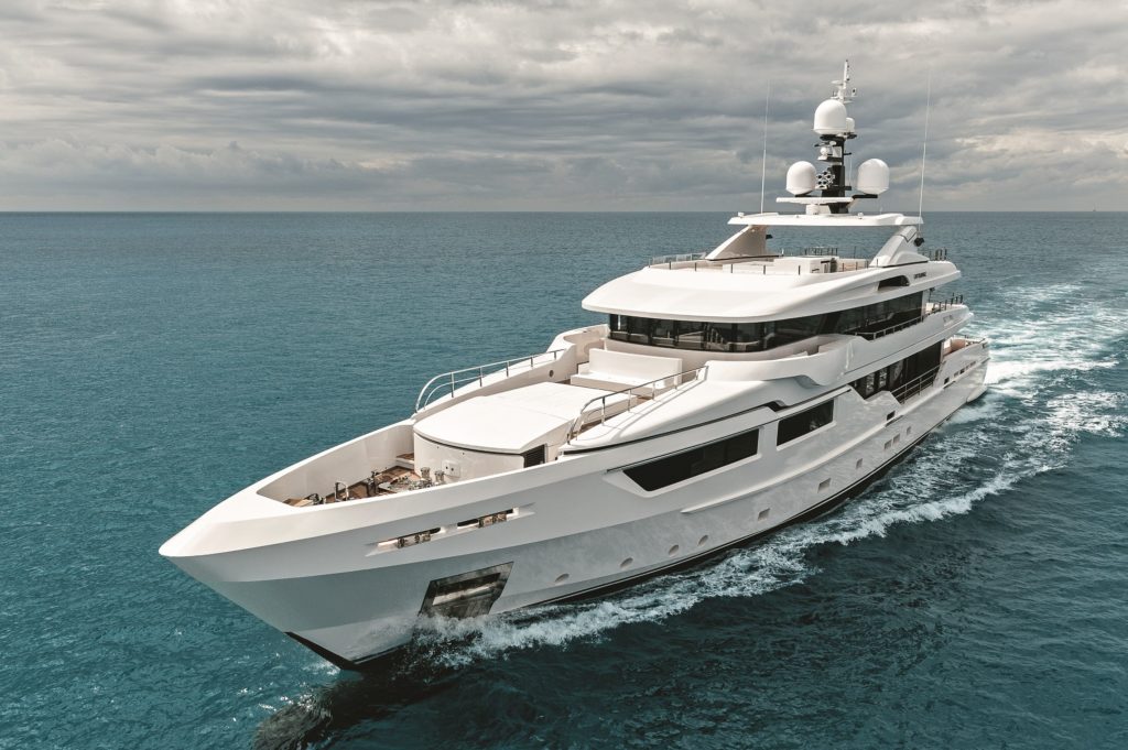 Lux Yachts 627 scaled