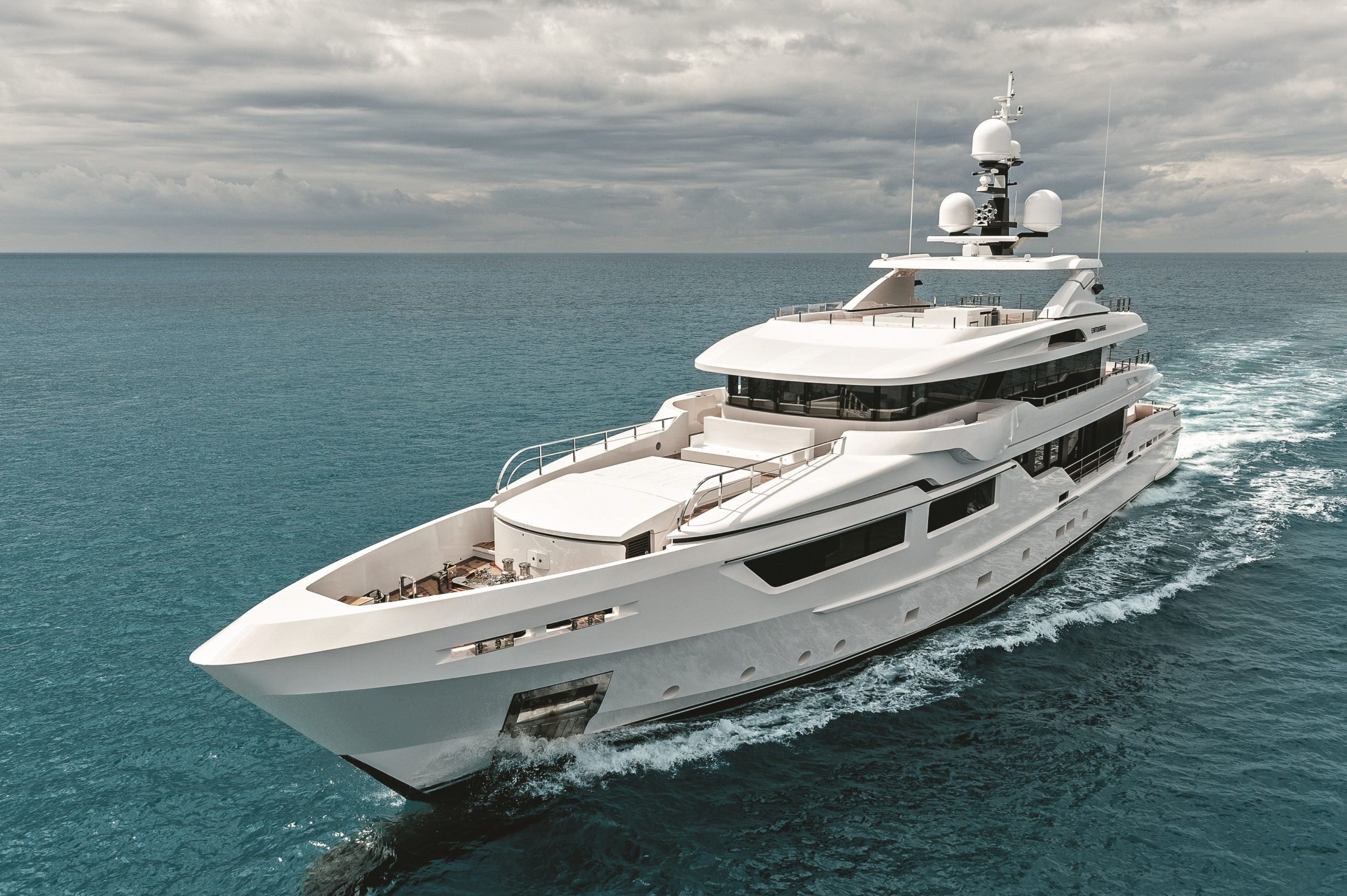 Lux Yachts 627 scaled