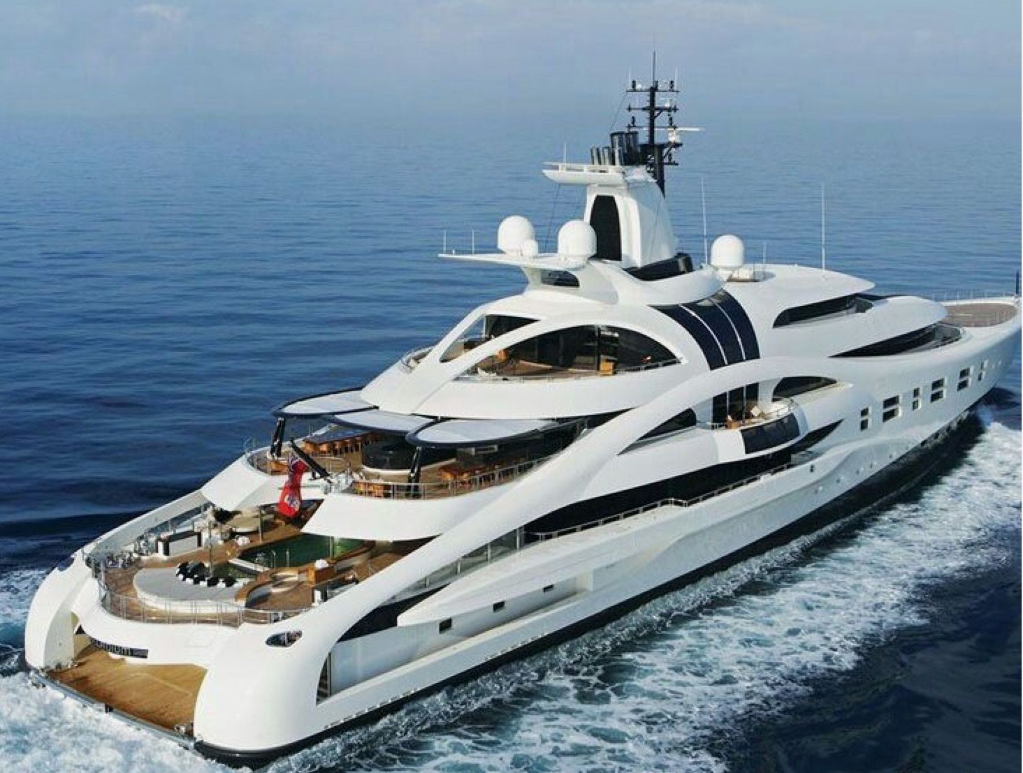 Lux Yachts 646