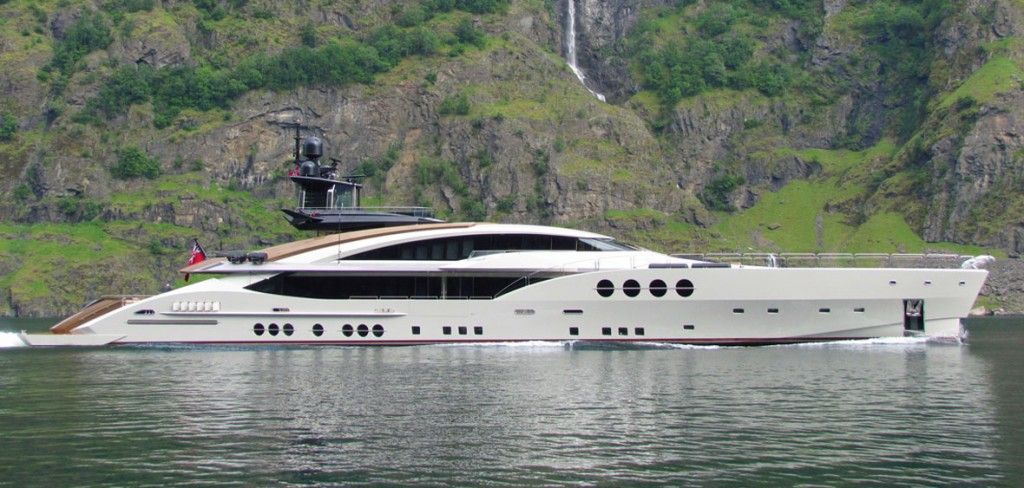 Lux Yachts 664