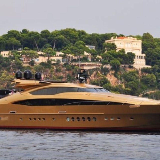 Lux Yachts 668