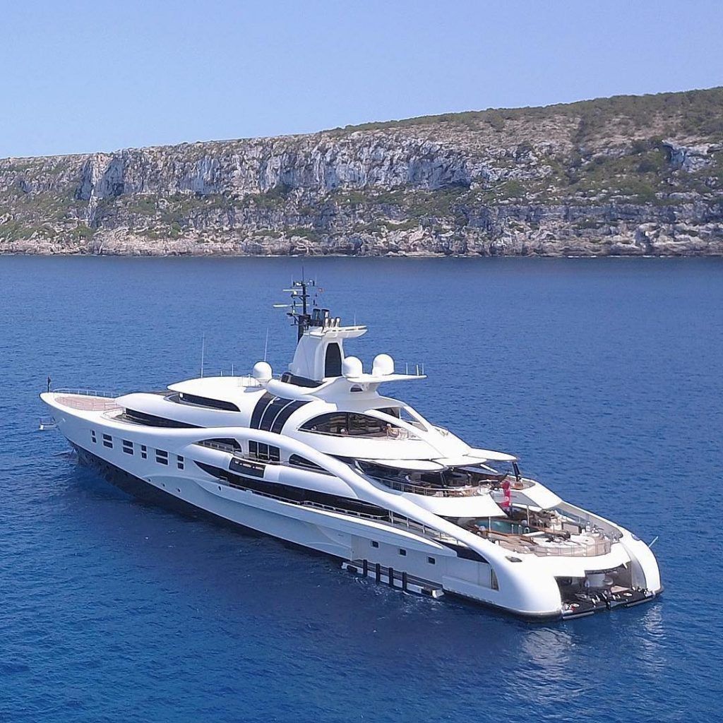 Lux Yachts 669