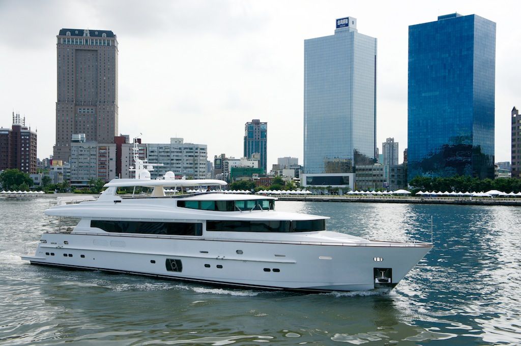 Lux Yachts 775