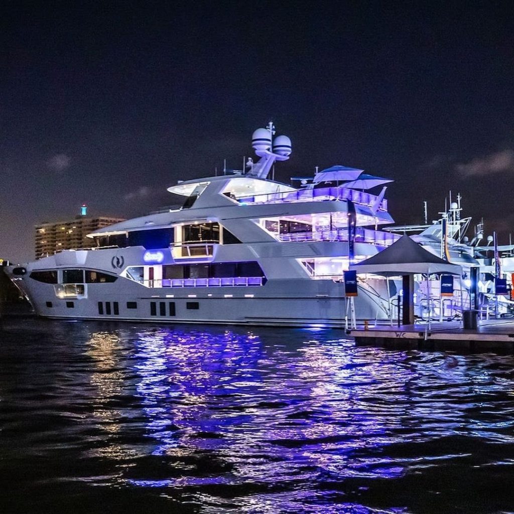 Lux Yachts 81