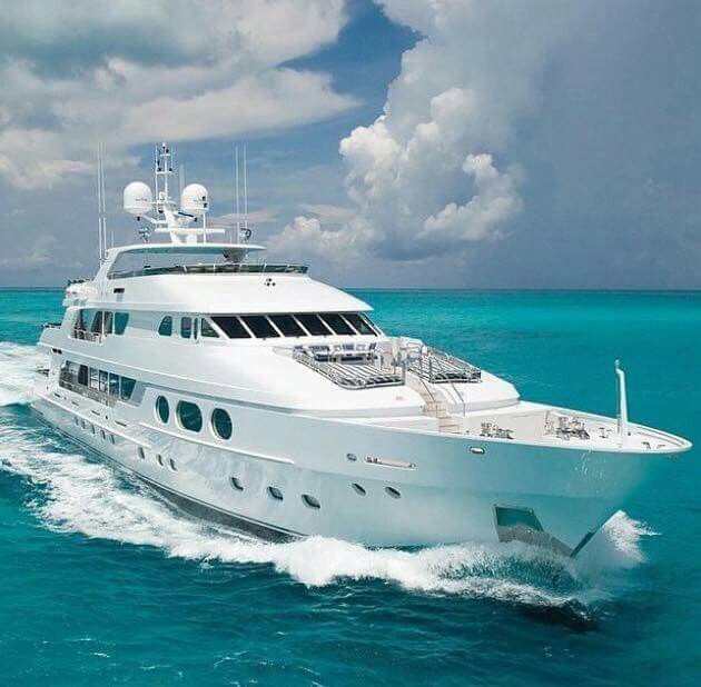 Lux Yachts 850