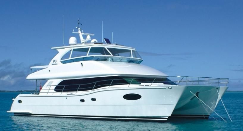 Lux Yachts 855