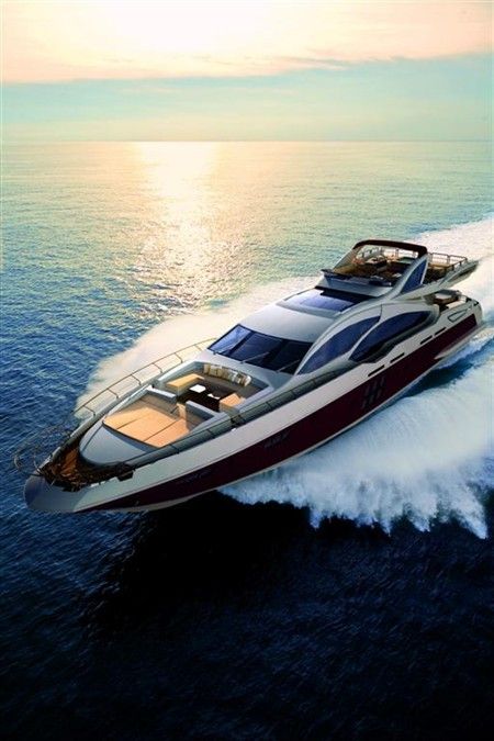 Lux Yachts 884