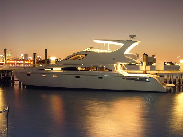 Lux Yachts 932