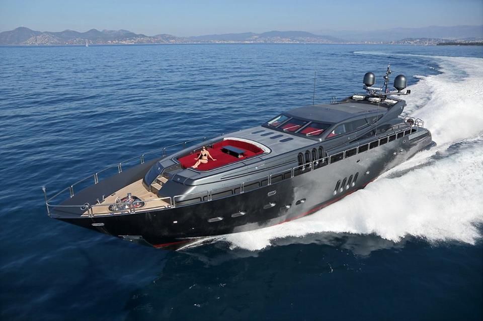 Lux Yachts 976