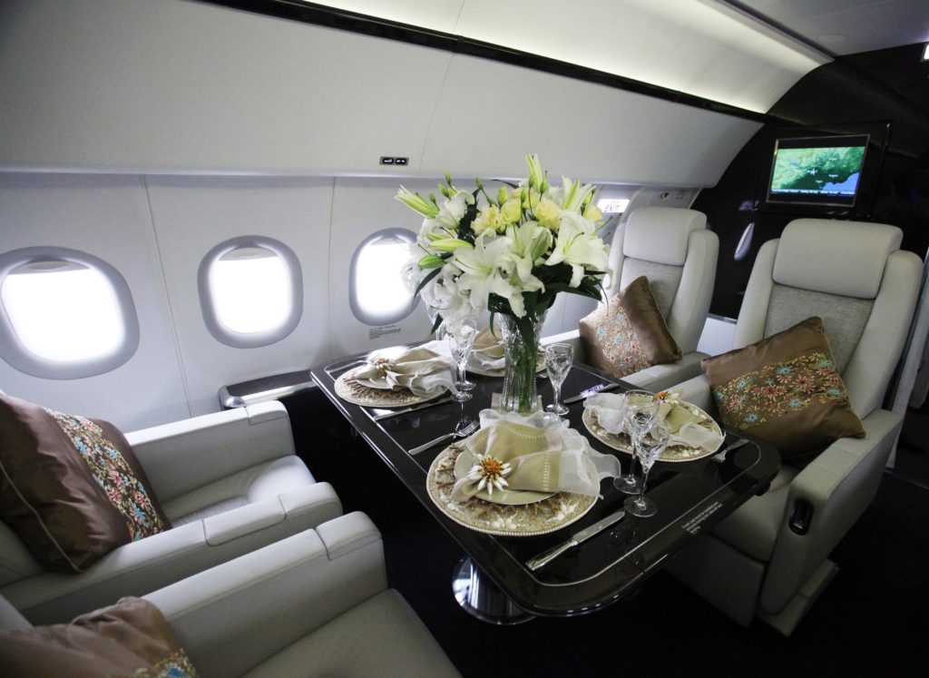 LuxJetsHelicopters 125 scaled