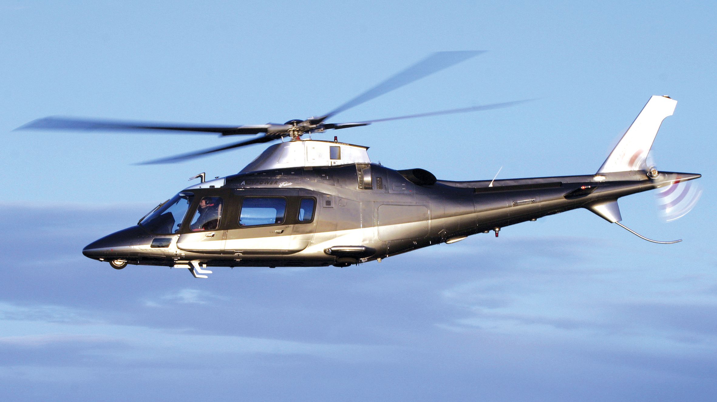 LuxJetsHelicopters 465
