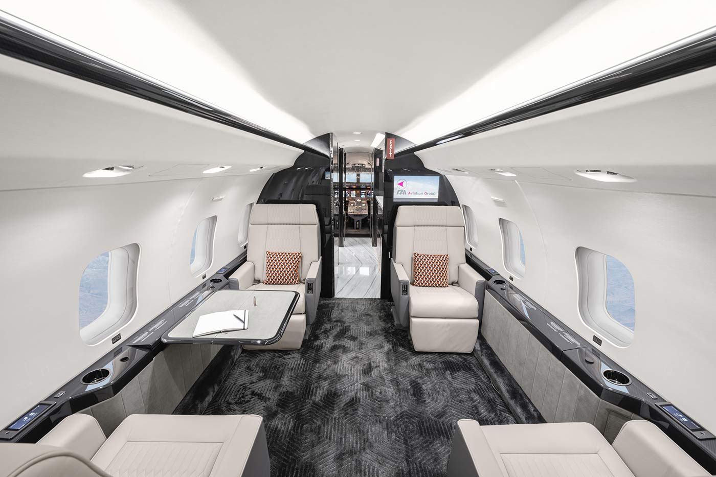 LuxJetsHelicopters 657