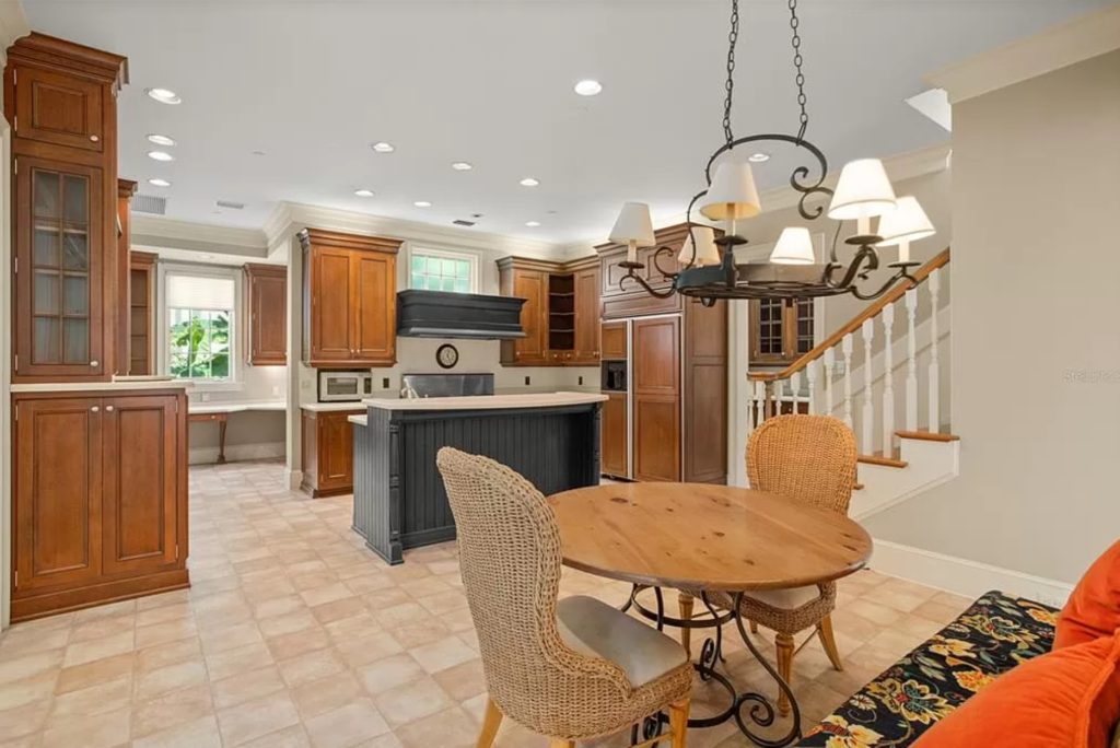 Luxury HomesCondos Rentals Hotels 13