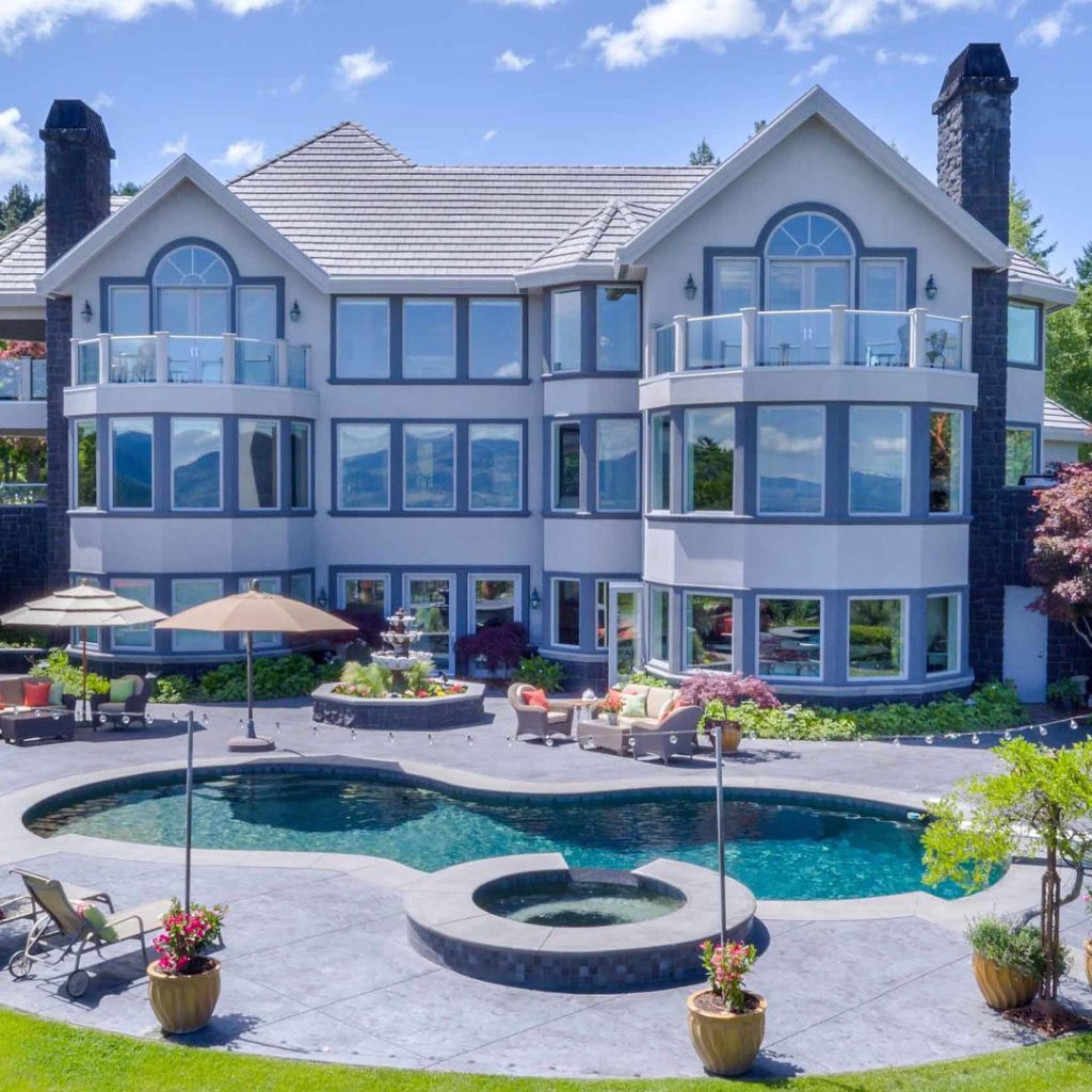 Luxury HomesCondos Rentals Hotels 239