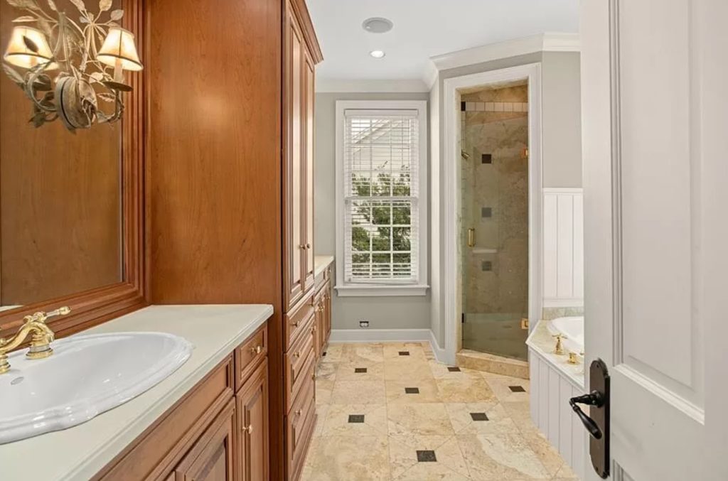 Luxury HomesCondos Rentals Hotels 32