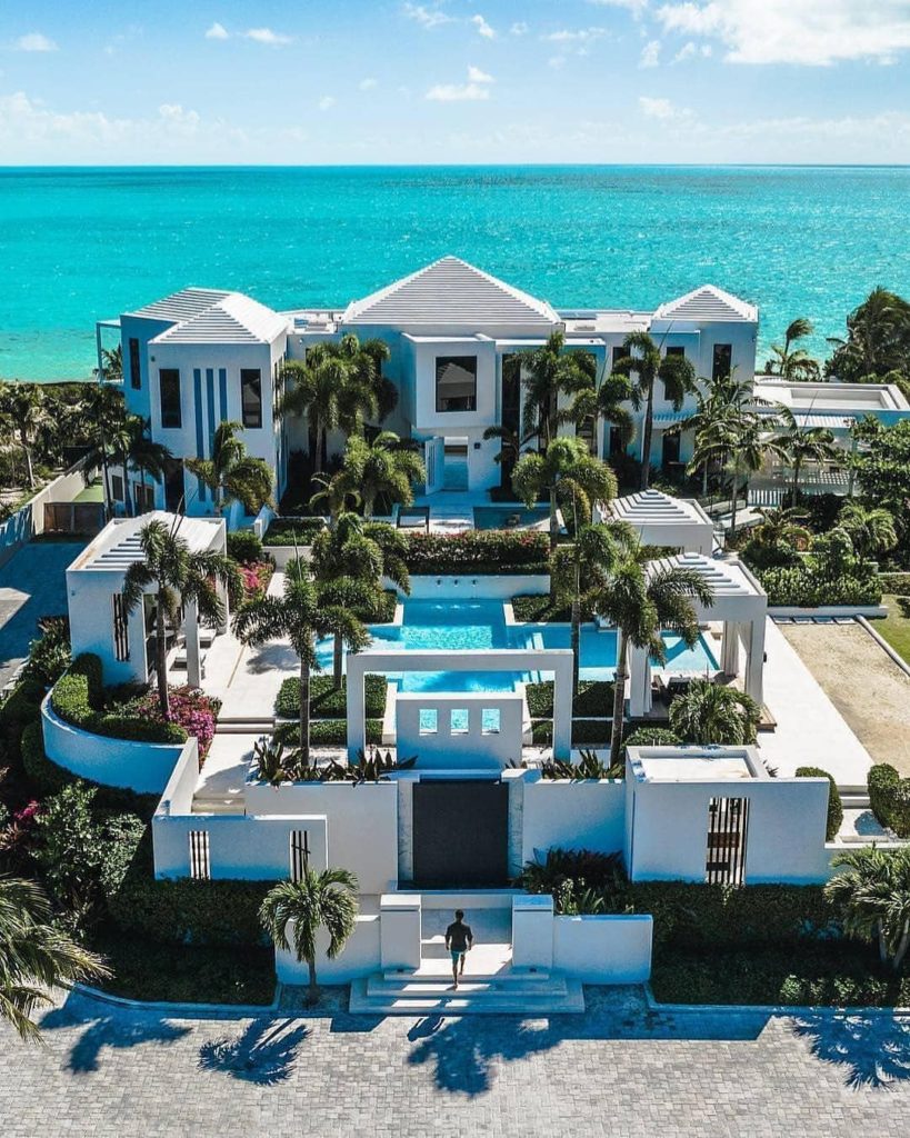 Luxury HomesCondos Rentals Hotels 377