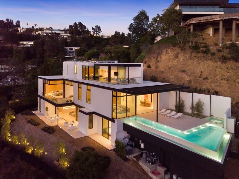 Luxury HomesCondos Rentals Hotels 393