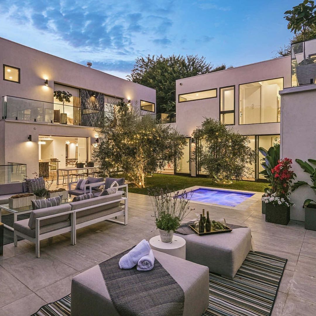 Luxury HomesCondos Rentals Hotels 395