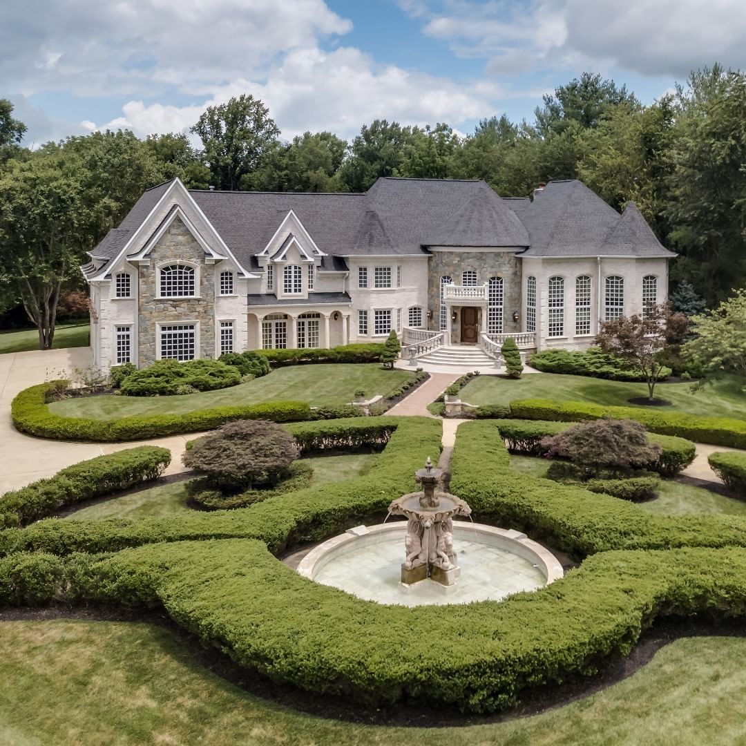 Luxury HomesCondos Rentals Hotels 419