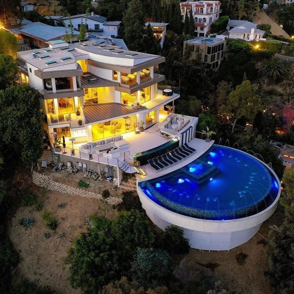 Luxury HomesCondos Rentals Hotels 471