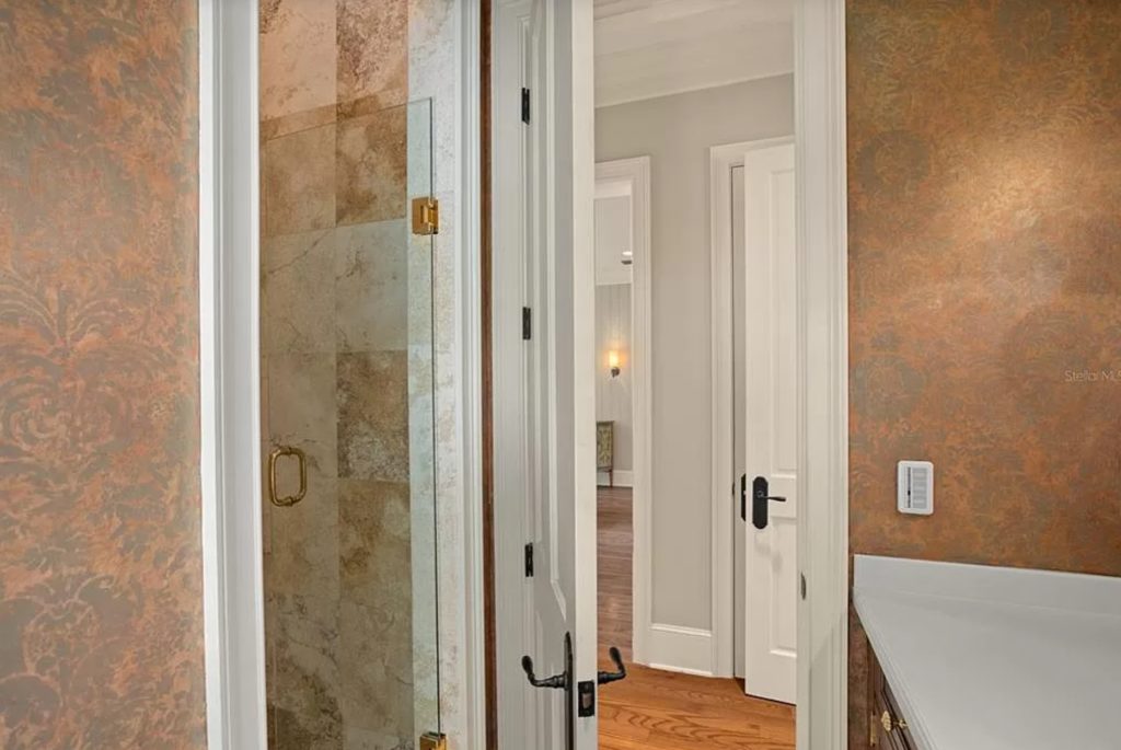 Luxury HomesCondos Rentals Hotels 6