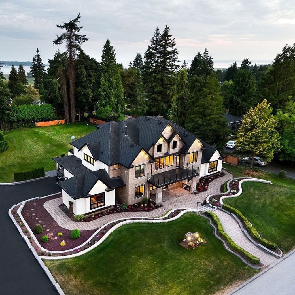 Luxury HomesCondos Rentals Hotels 613