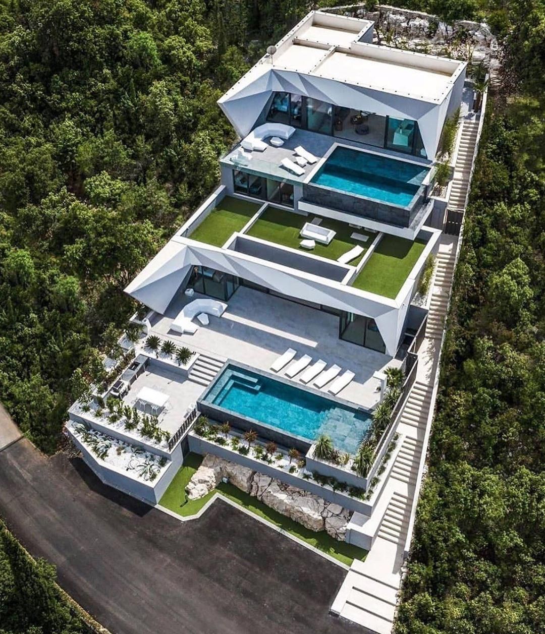 Luxury HomesCondos Rentals Hotels 675