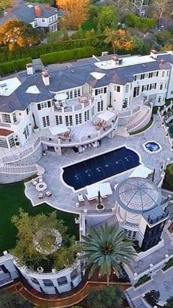 Luxury HomesCondos Rentals Hotels 686