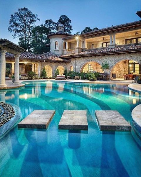 Luxury HomesCondos Rentals Hotels 716