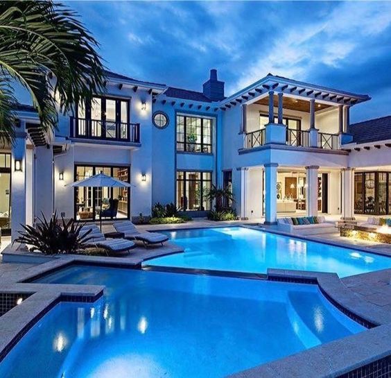 Luxury HomesCondos Rentals Hotels 722