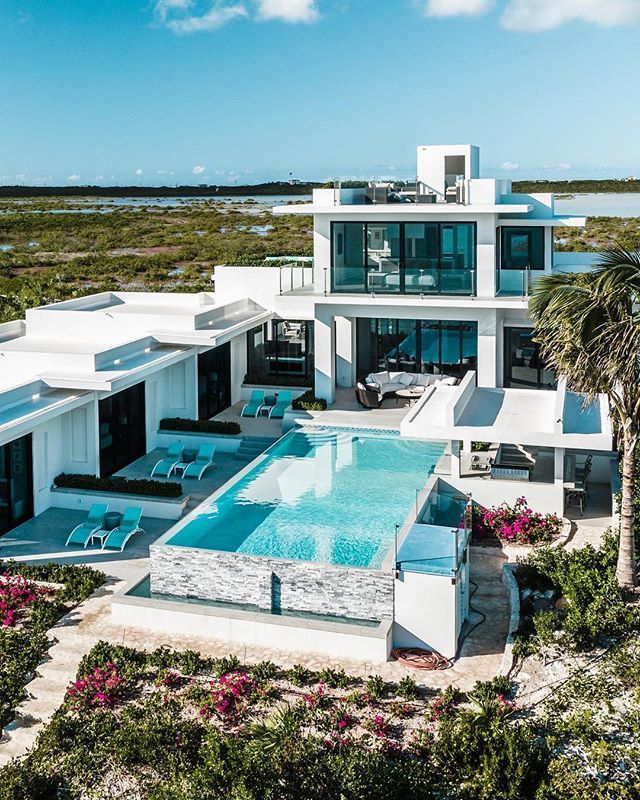 Luxury HomesCondos Rentals Hotels 770