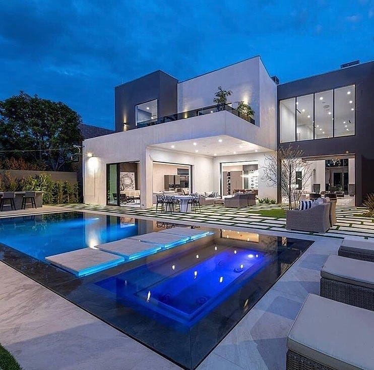 Luxury HomesCondos Rentals Hotels 804