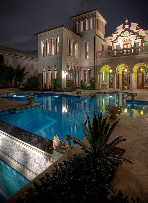 Luxury HomesCondos Rentals Hotels 840