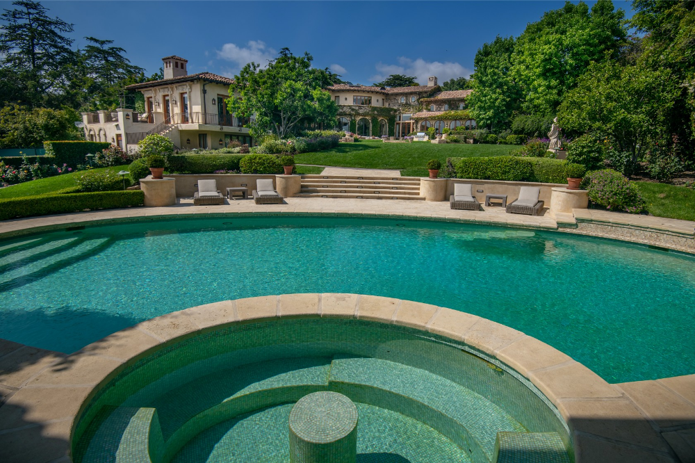 Luxury HomesCondos Rentals Hotels 849